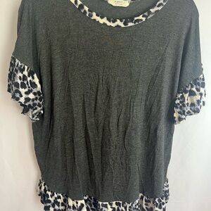 a.gain Gray Animal Print Ruffle Hem‎ Short Sleeve Top